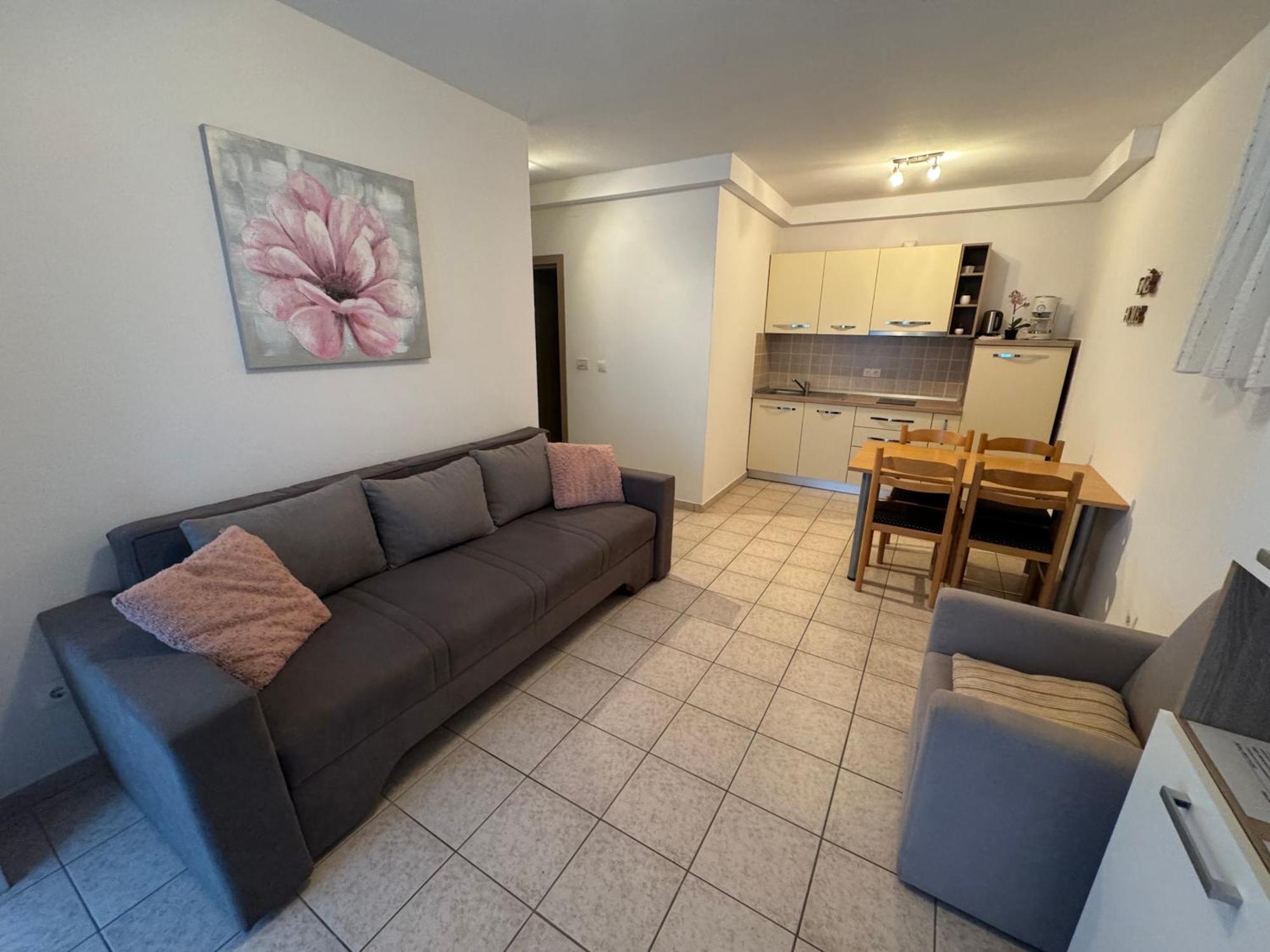 Pirun Apartment *